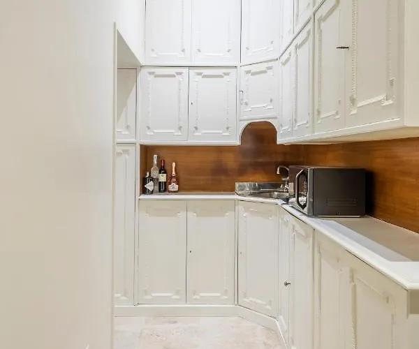 아파트 Luxury Cola